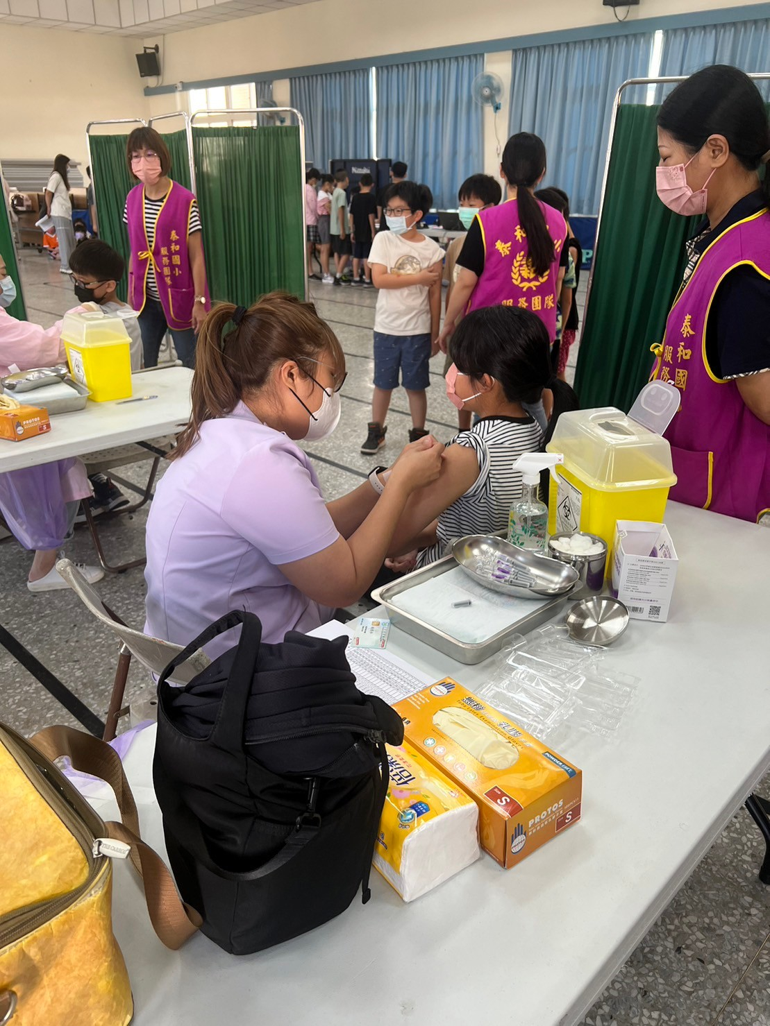 1121011泰和國小流感注射照片3