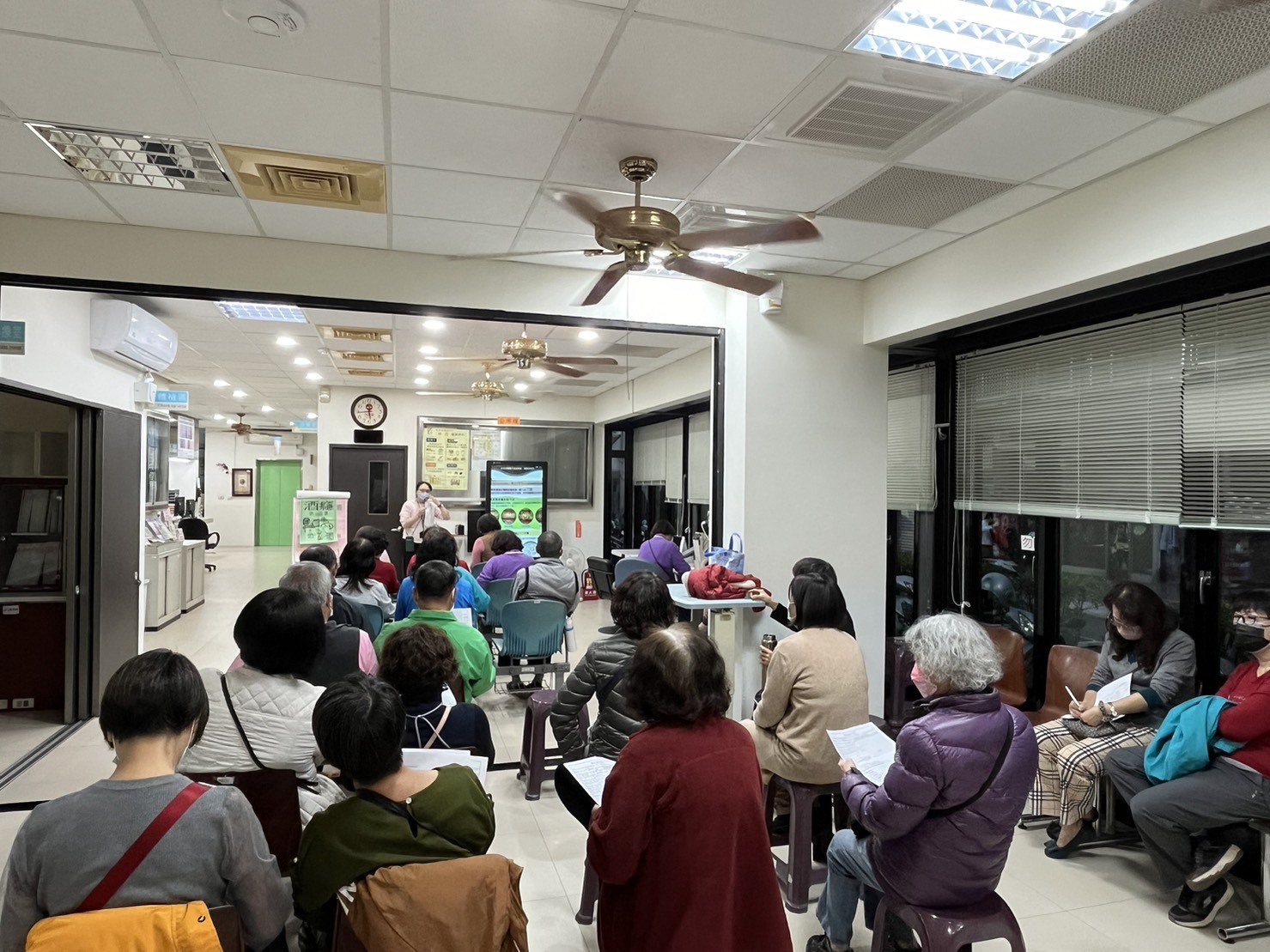 113.01.19志工聯繫會議 相本