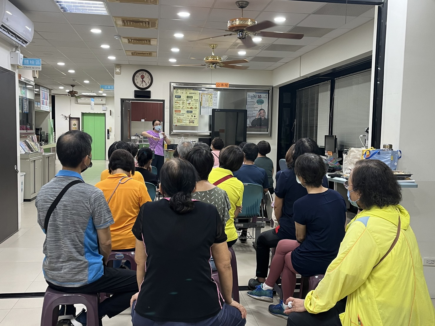 112.09.25志工聯繫會議照片1