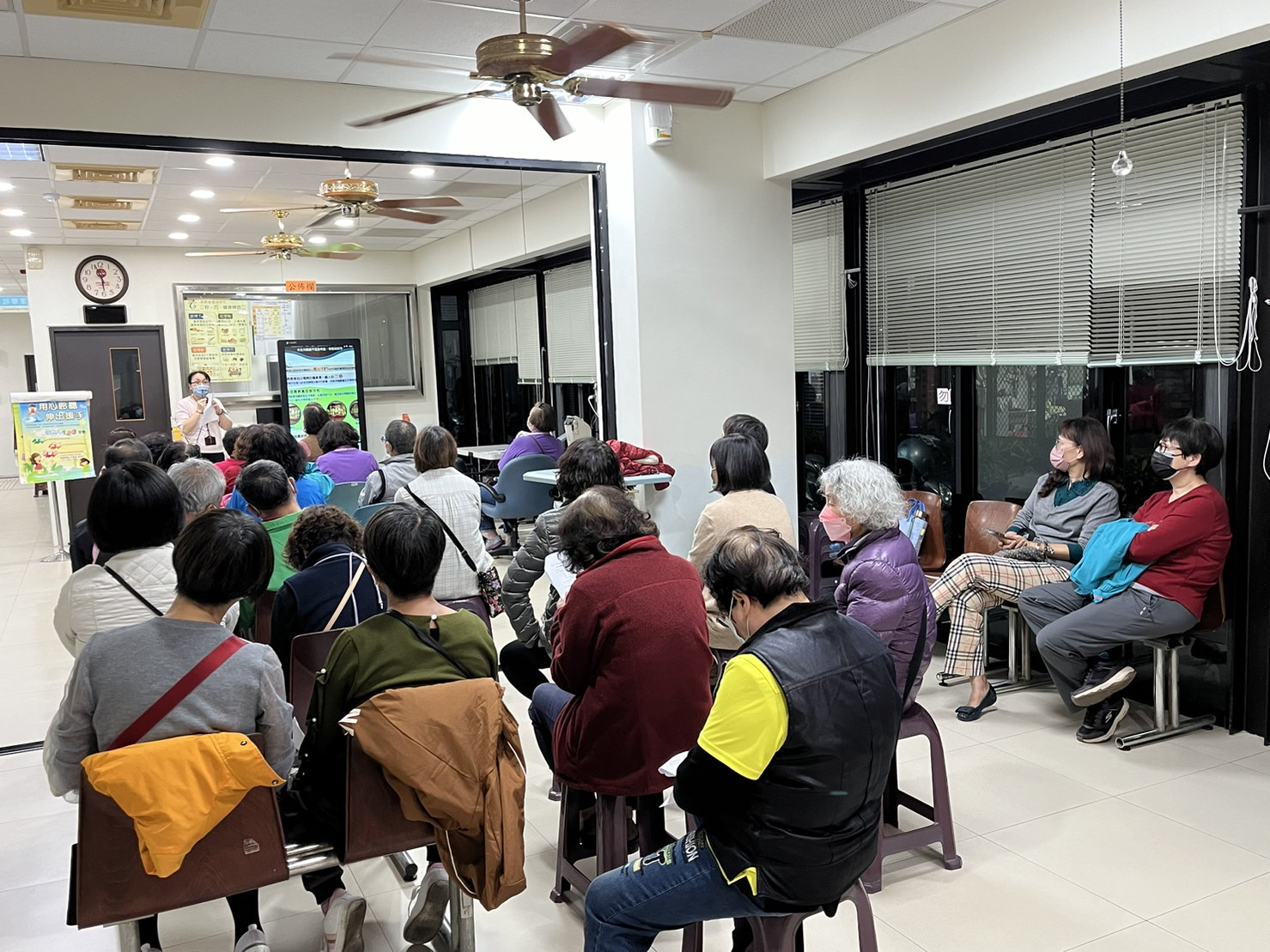 113.01.19志工聯繫會議照片3